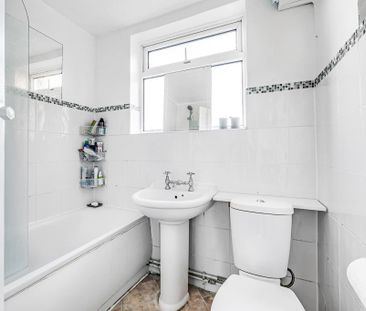 2 bedroom maisonette to rent - Photo 5