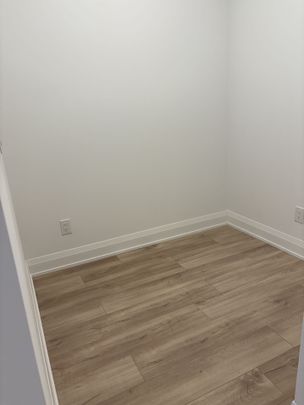 For Lease - 3250 Carding Mill Trail Unit# 322, Oakville, Ontario - Photo 1