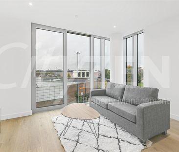 37 Clarendon Road, Watford - Photo 4