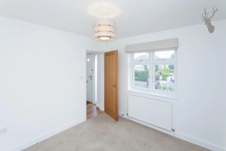 4 Bedroom House - Detached - Photo 3