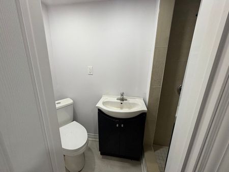 For Lease - 475 D'arcy Street Unit# C, Newmarket, Ontario - Photo 4