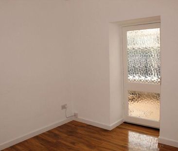 2 bedroom barn conversion to rent - Photo 2