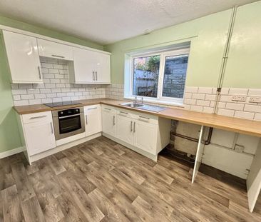 Gwyrddgoed Road, Pontardawe, Swansea, City And County of Swansea. - Photo 5