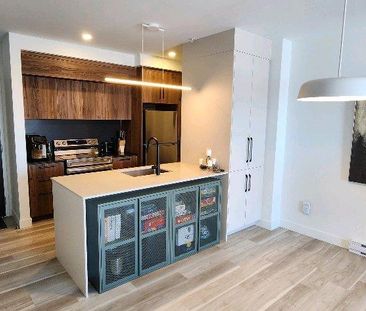 3 1\2 à céder pour le 1er juillet - dernier étage - Photo 2