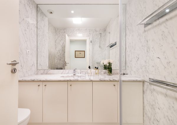 Apartamento T3 na Foz com varanda