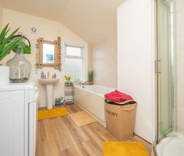 2 bedroom terraced house - Photo 3