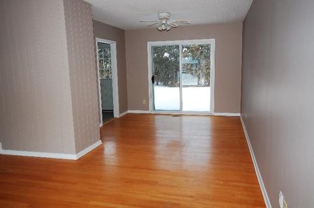 116 Hounslow Ave - Photo 4