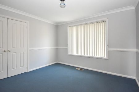 13 Stratford Close, - Photo 2