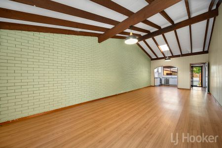 Neat Single Level 2 Bedroom Townhouse - Photo 3