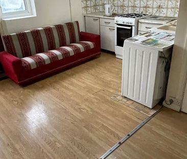 1 Bed Flat, Northbrook Road, IG1 - Photo 3