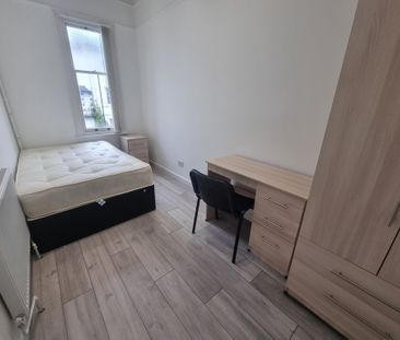 5 Bed Student Accommodation - Photo 5