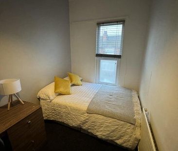 1 bedroom in a house share to rent - Photo 6