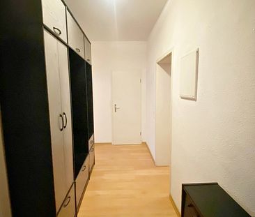 ***Schöne 2-Raum-Wohnung mit Balkon, Einbauküche und teilmöbliert*** - Photo 4