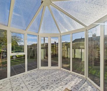 2 bedroom semi-detached bungalow to rent - Photo 3