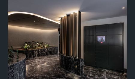 GRAND APARTMENT LIVING - Photo 5