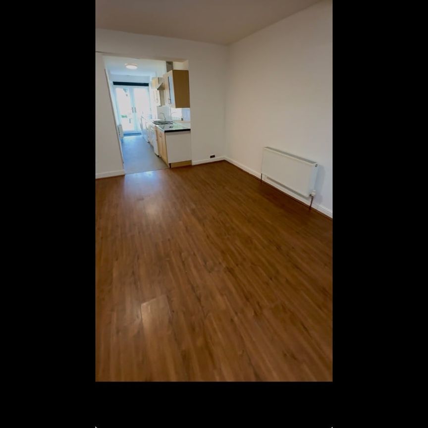 Studio Flat, Sir Harrys Road, B5 - Photo 1