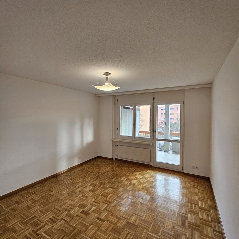 Helle Wohnung an der Grenze Affoltern/Oerlikon - Photo 1