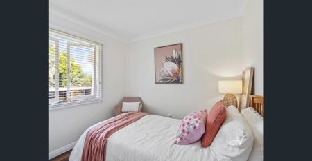 ELEVATED & MOVE-IN READY CHARM WITH MODERN TOUCHES - Photo 4