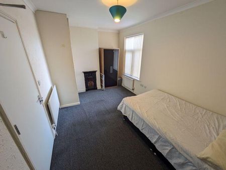 1 bedroom in a house share to rent - Photo 5