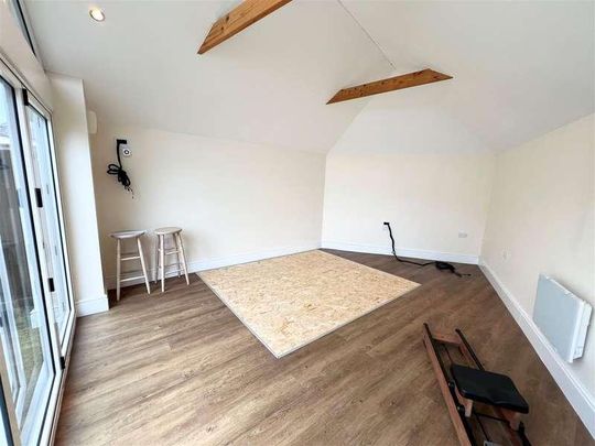 Tanyrallt Avenue, Litchard, Bridgend, CF31 - Photo 1