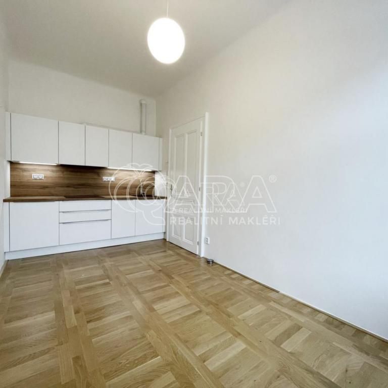 Pronájem bytu 2+kk 38 m2 - Fotografie 1