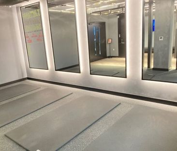 2 Bed Flat, Very Near Mary Neuner Road Area, N8 - Photo 2