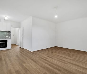 Easy-Care Unit Offering an Exceptional Lifestyle! - Photo 6