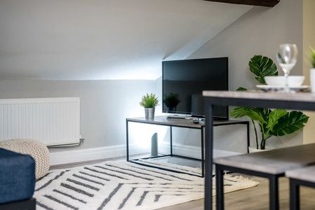 Knight Street - Photo 3