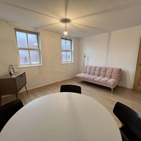 2 bedroom flat to rent - Photo 1