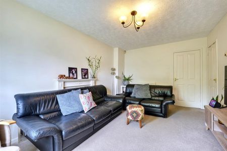 3 BED Semi-detached house To rent - Photo 2