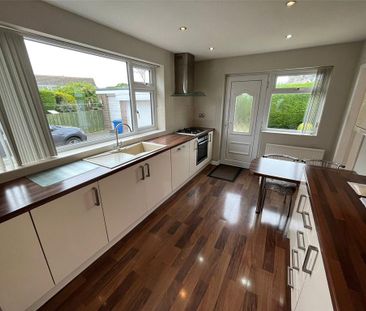 3 bedroom semi-detached house to rent - Photo 4