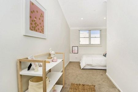 Live In Erskineville's Iconic Foundry Building - Photo 2