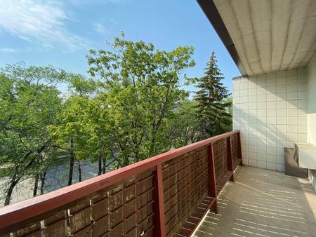 Manitoba, 505 Rouge Road, R3K 1Y3, Winnipeg - Photo 2