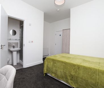 5 bedroom House To Let Total Size: 1411 SQ FT - Photo 5