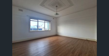 Spacious 3-Bedroom Unit in Prime Pascoe Vale South Location - Photo 2