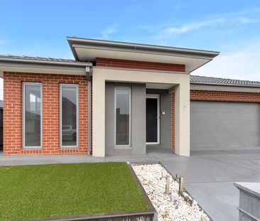 Modern Family Home - Photo 2