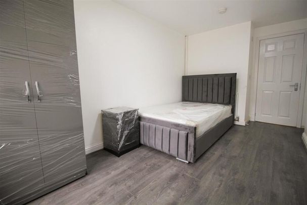 1 bedroom in a house share to rent - Photo 1