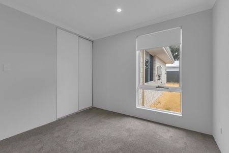 Four Bedroom Family Home in Baldivis - Photo 2