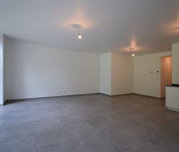 UNIEK INSTAPKLAAR GELIJKVLOERS APPARTEMENT IN EEN GROENE OMGEVING. - Foto 4