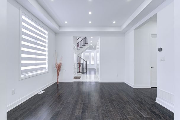 For Lease - 1479 Lakeport Crescent, Oakville, Ontario - Photo 1