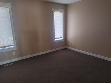 352 Smith St, Regina - Photo 2