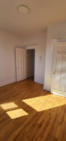 632 18e Avenue - Photo 4