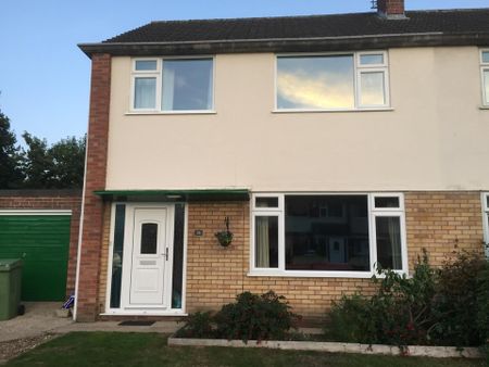4 bed semi-detached house to rent in Norvic Drive, Norwich, NR4 - Photo 5