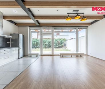 Pronájem rodinného domu 110 m², Pěnkaví 464, Praha Březiněves - Photo 3