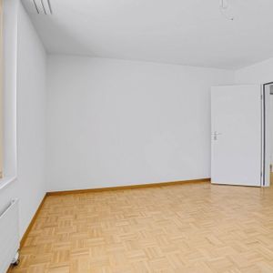 2.5 Zimmer, 77 m², 2. Stock - Photo 3