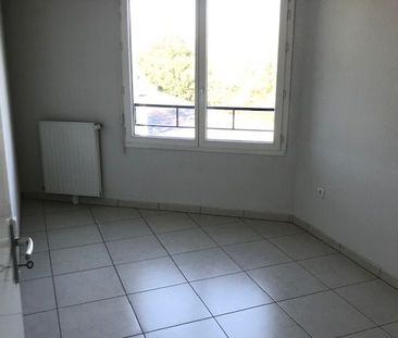 Location Appartement 3 pièces 63m² EYSINES 33320 - Photo 2