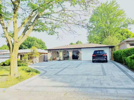 For Lease - 28 Castle Harbour Lane, Markham, Ontario - Photo 2