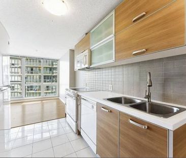 1 Bed 1 Bath Luxury Condo in Surrey Central - Photo 2