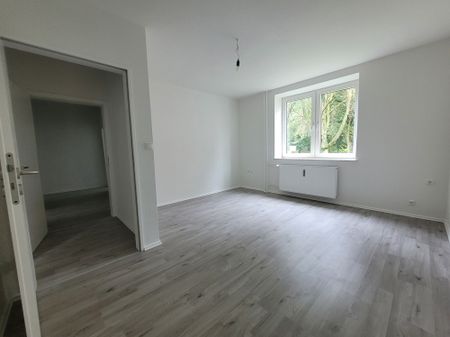 Frisch für sie renoviert! – 3-Zimmer-Wohnung im EG - Photo 3