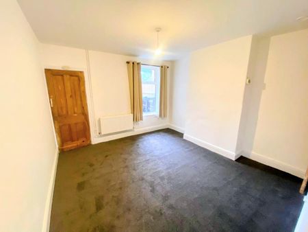 2 bedroom terraced house to rent - Photo 3